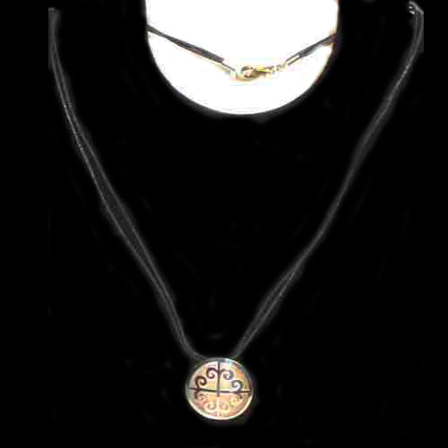 Imagen gargantilla plata con cordón motivos celtas modelo 1